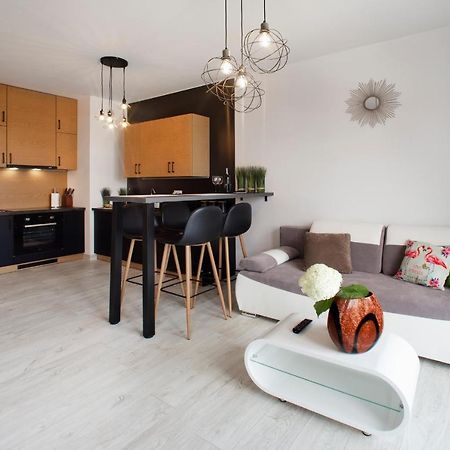 Cybernetyki 6B Serviced Accommodation Varšava Exteriér fotografie
